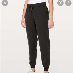 Lululemon On the Fly Joggers (Luxtreme)